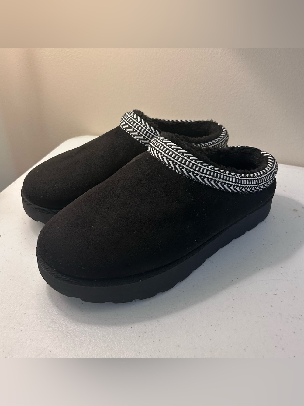Makalu California Amara Black Size 7.5 Women’s Slip On Cali Slipper Clog